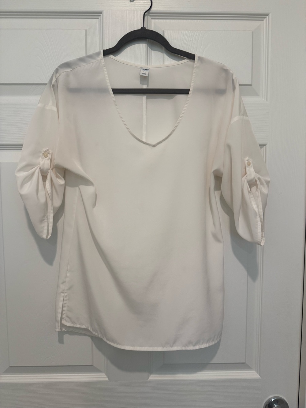 Old Navy Cream V-Neck Roll-Tab Sleeve Blouse